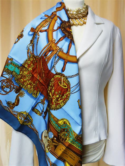 tuchring – The World of Hermes© Scarves